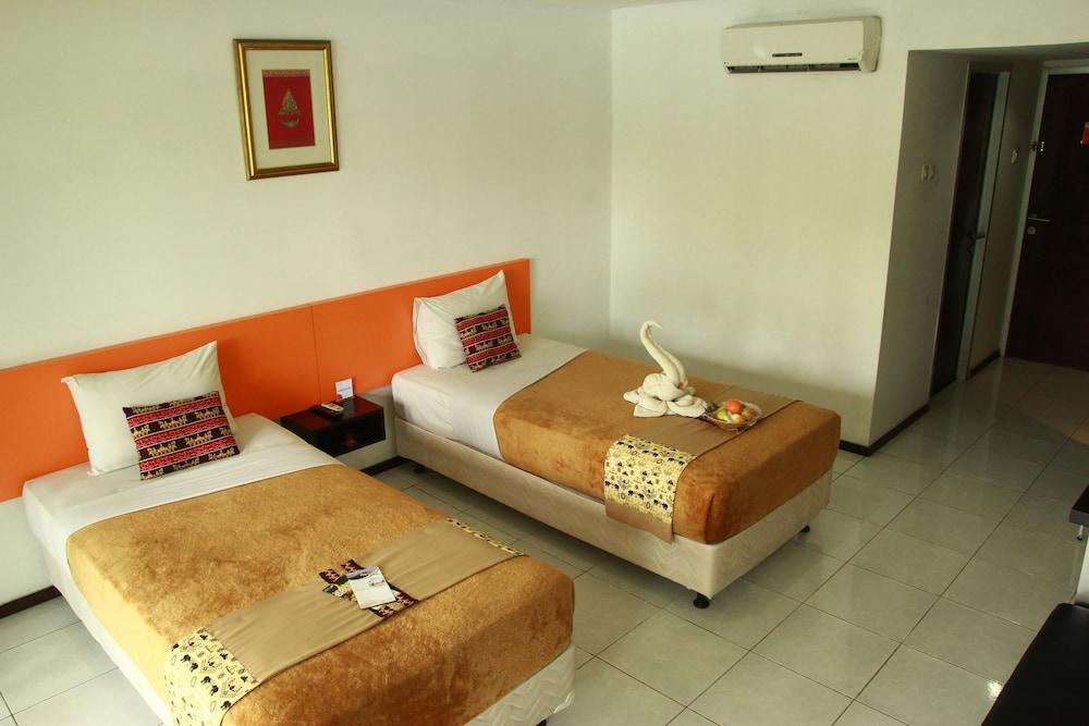 Grand Elty Krakatoa Hotel Kalianda Kültér fotó