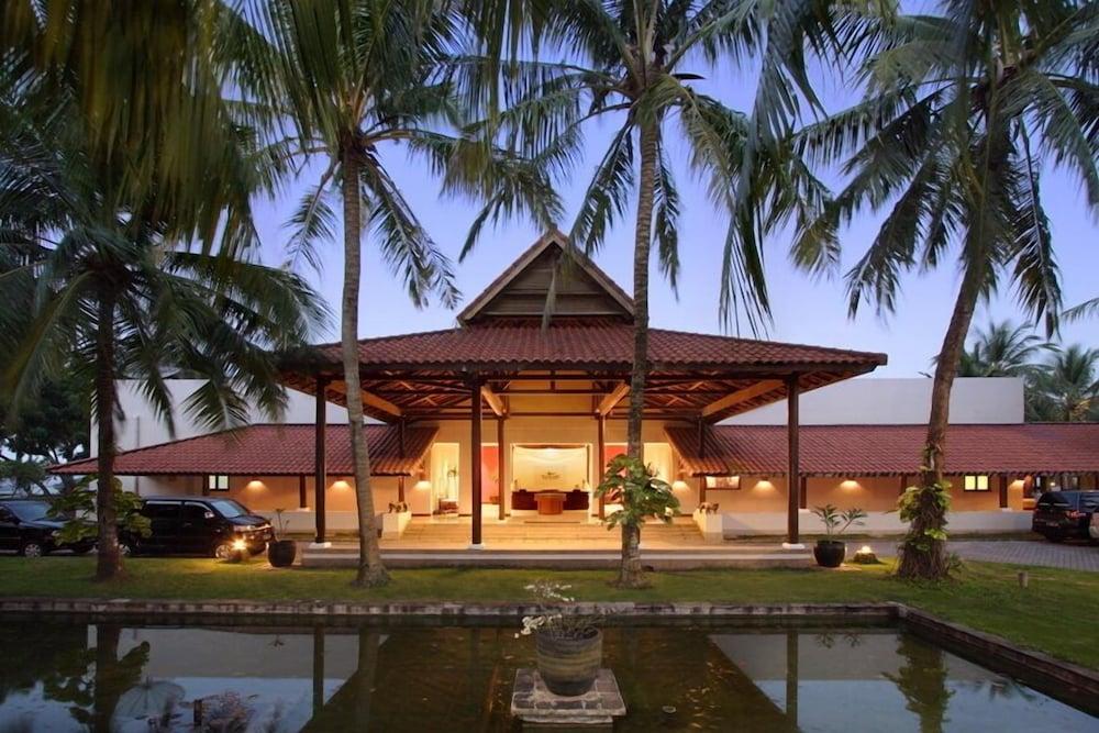 Grand Elty Krakatoa Hotel Kalianda Kültér fotó