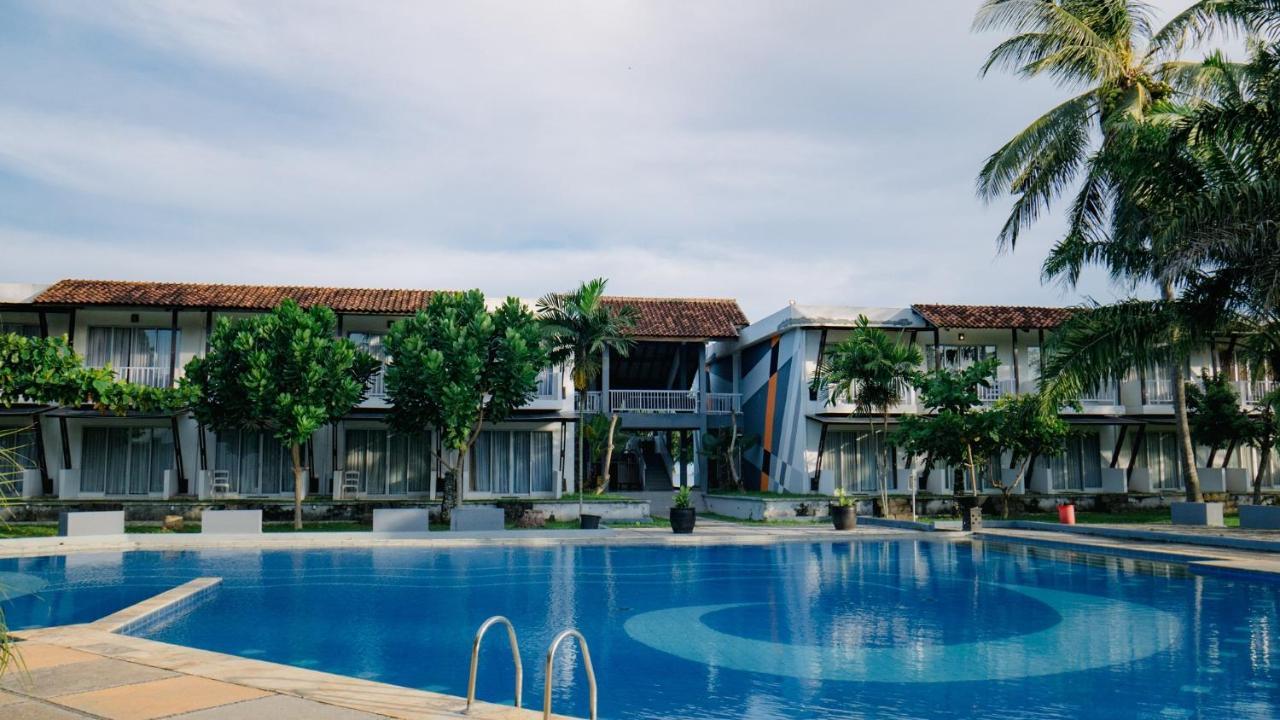 Grand Elty Krakatoa Hotel Kalianda Kültér fotó
