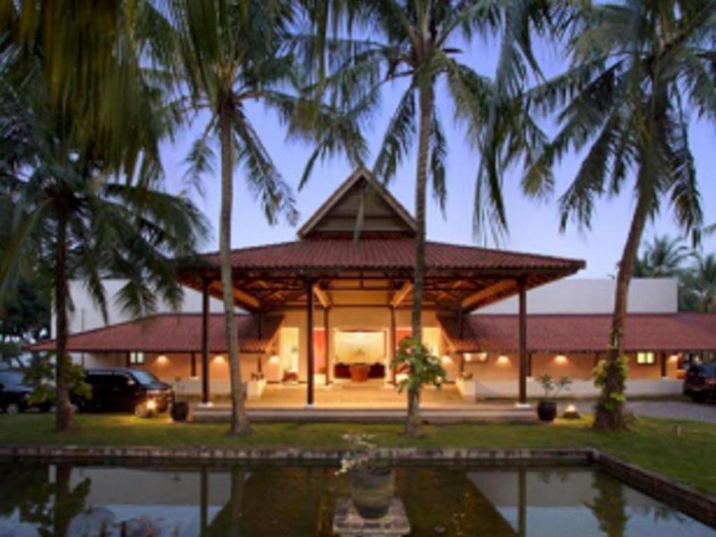Grand Elty Krakatoa Hotel Kalianda Kültér fotó