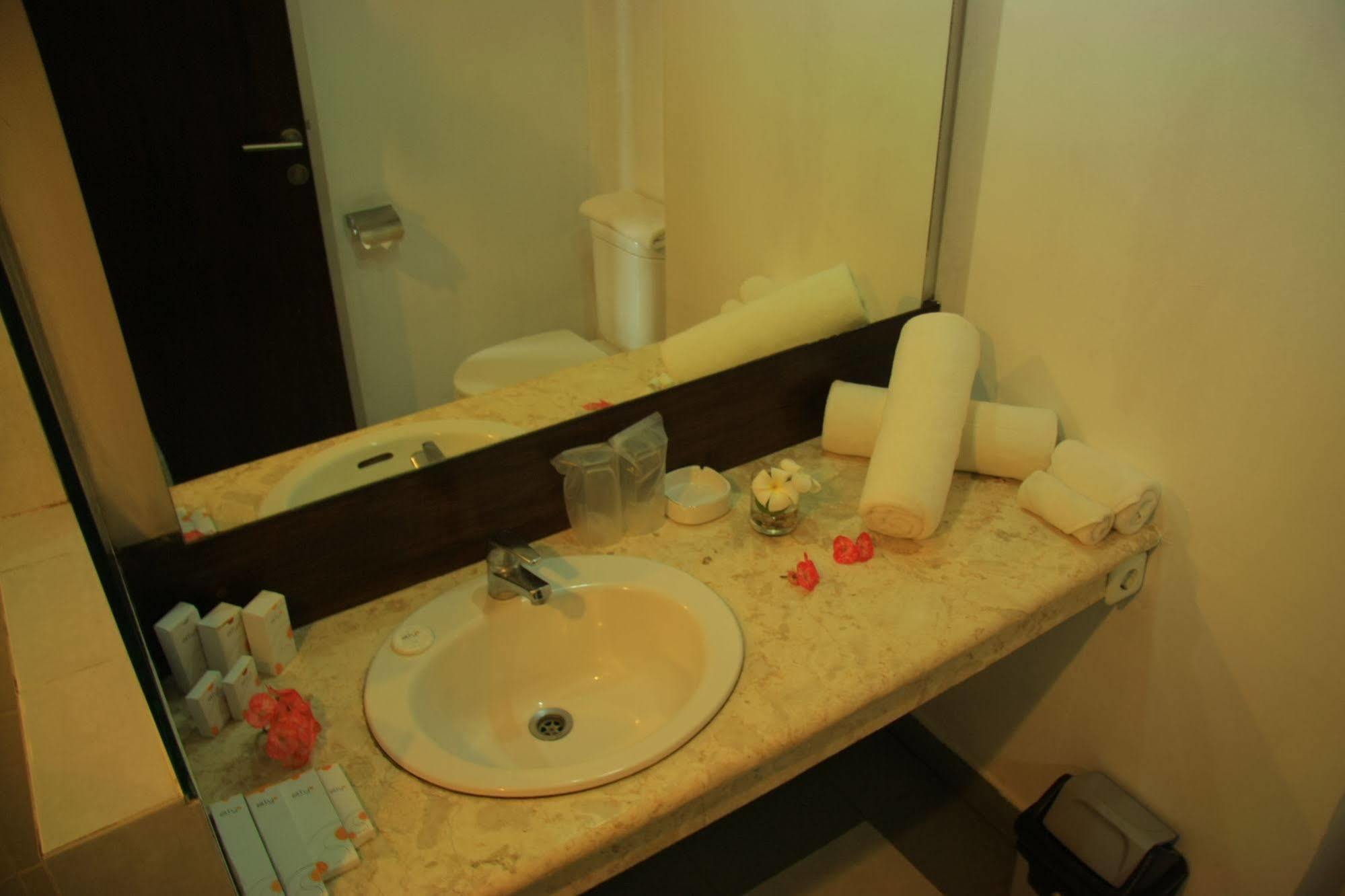Grand Elty Krakatoa Hotel Kalianda Kültér fotó